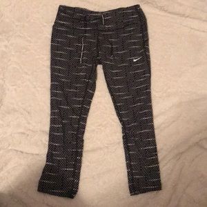 nike capri leggings